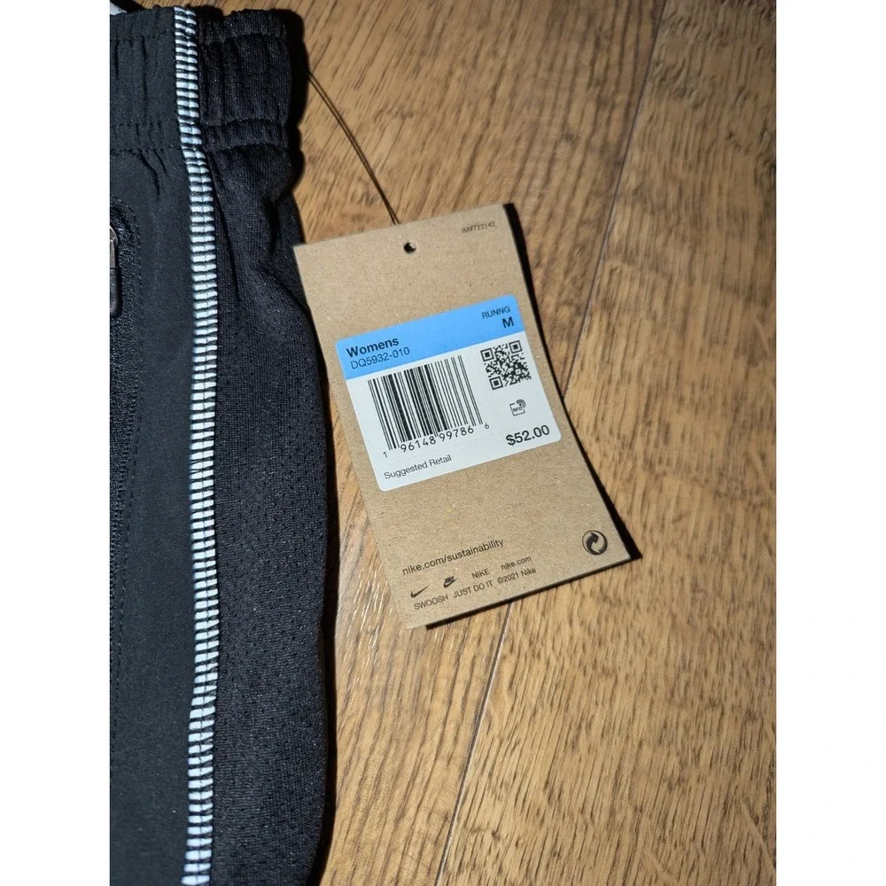 Nike Women's Dri-FIT Division‎ Running Tempo Luxe Shorts DQ5932 Black Size M